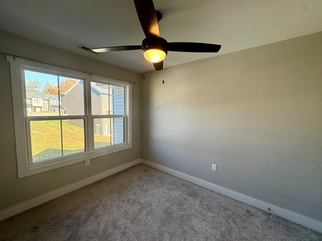 Building Photo - END UNIT Sunburst Villa Luxury Townhouse WITH BASEMENT