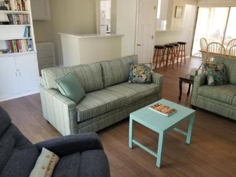 Building Photo - 11520 Council Ln