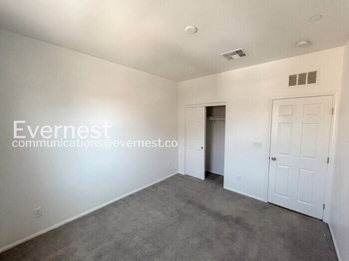 Building Photo - 639 Sedum Ave.