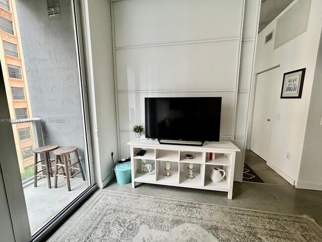 Building Photo - 151 SE 1st St