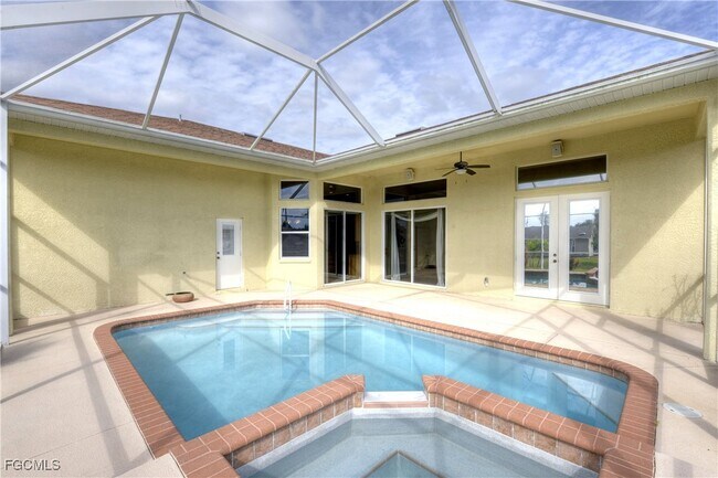 Building Photo - 522 SE 13th St