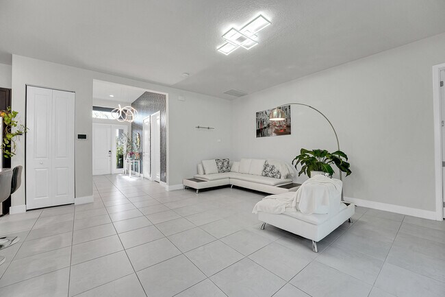 Building Photo - 7272 Estero Dr