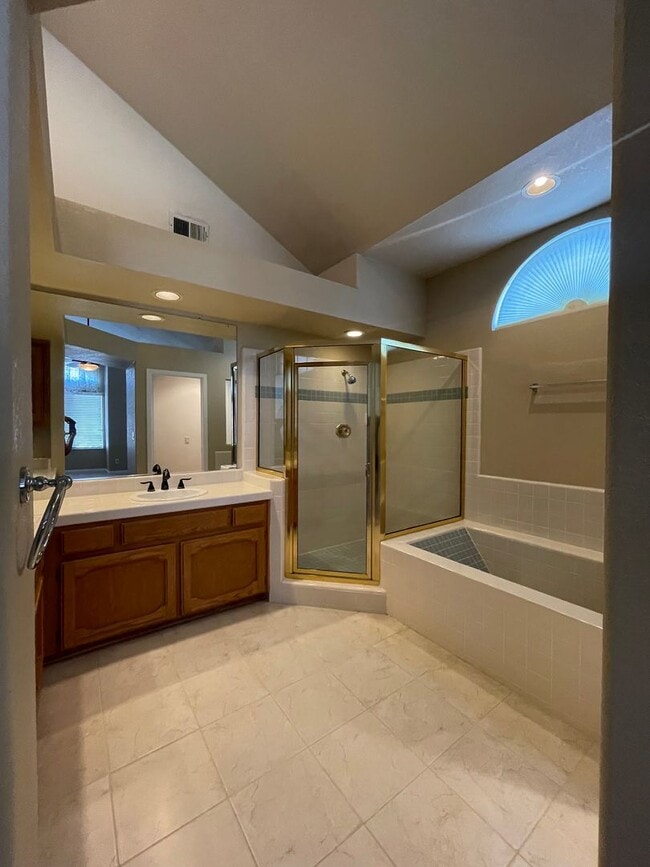 Building Photo - BEAUTIFUL 2 STORY IN FOLSOM WITH 4 BED, 3 FULL BATH, & 3 CAR GARAGE