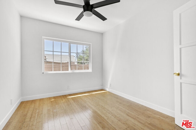 Building Photo - 10823 Cantara St