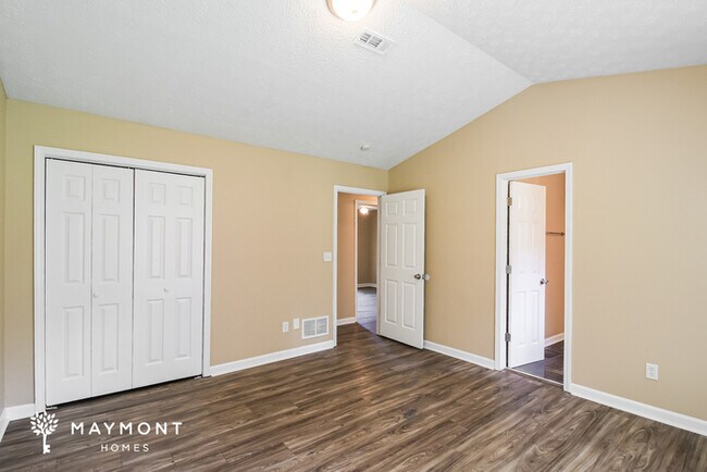 Building Photo - 101 Live Oak Dr