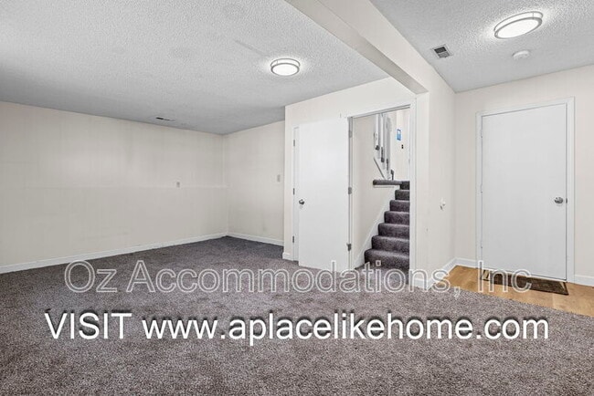 Building Photo - 530 SE Hampton St