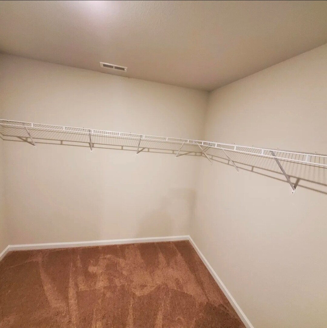 Building Photo - Room in House on Creedmore Hills Dr