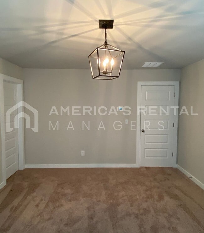 Building Photo - 1225 Brookhaven Dr