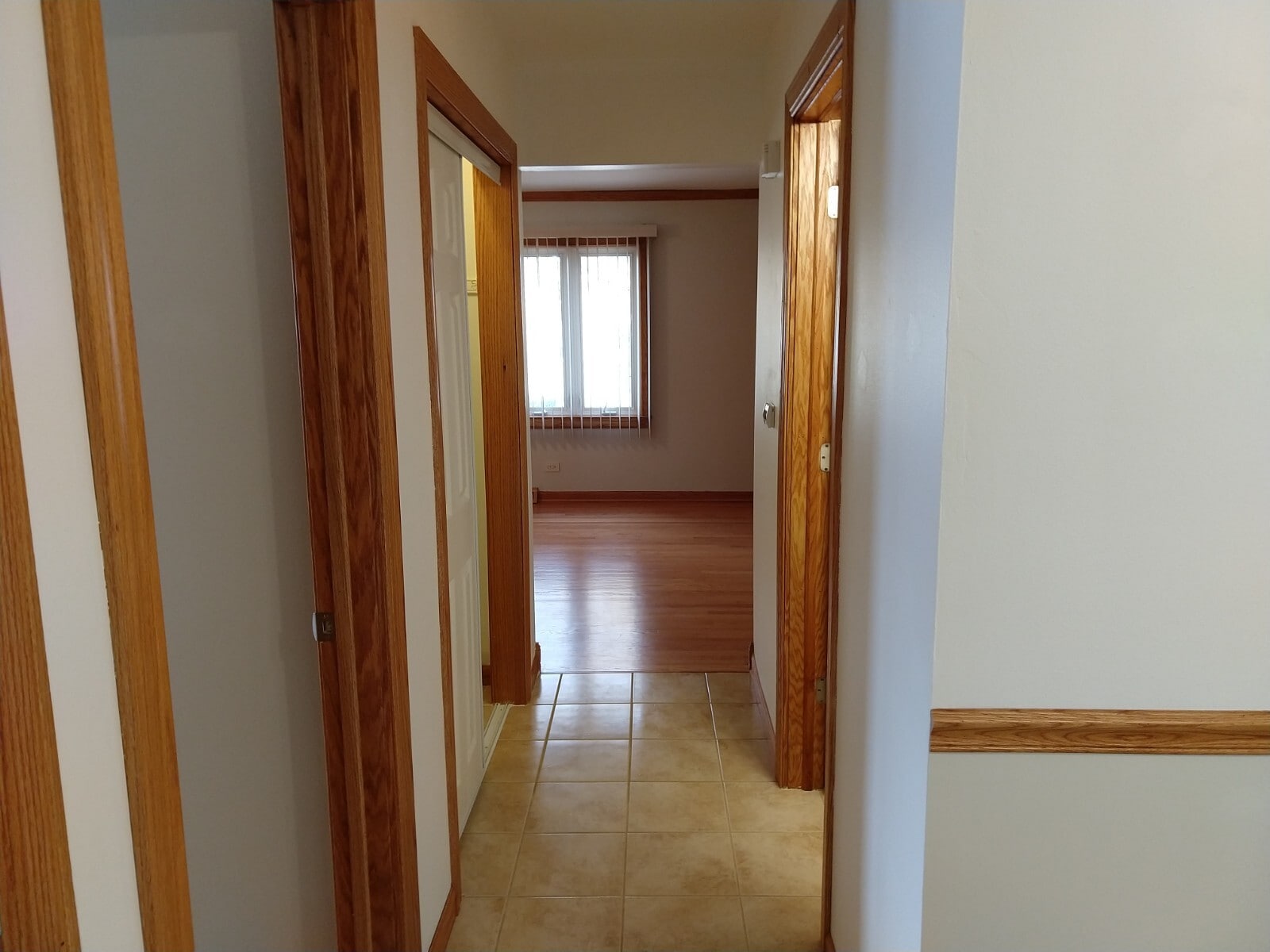 Building Photo - 1343 Woodview Ln