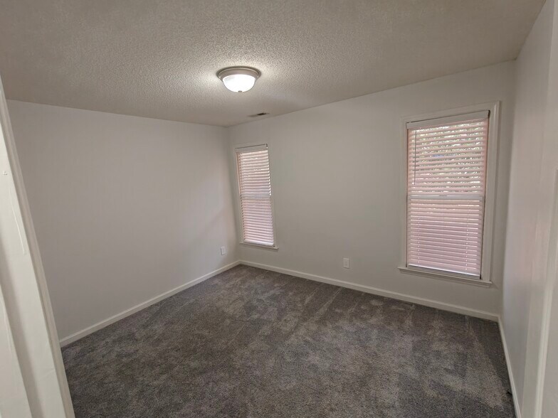 Secondary Bedroom - 108 Kingsley Woods Dr