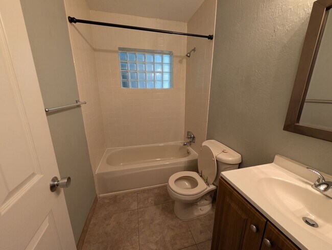 Building Photo - 3 Bedroom 2.5 Bathroom Cavalier Palms House