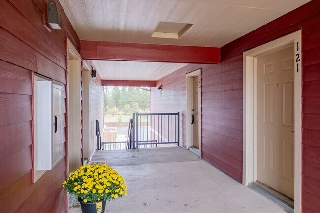 Building Photo - 13001 S Crompton Lane