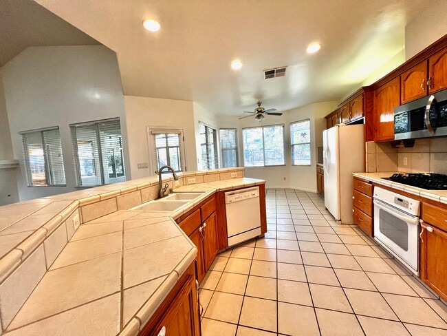 Building Photo - 11116 Southwales Ct