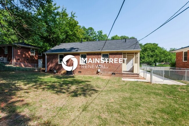 Building Photo - 3615 Barringer Dr