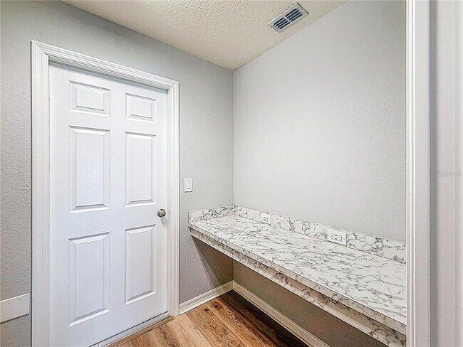 Building Photo - 6945 Gideon Cir