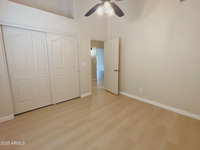 Building Photo - 319 N Riata St