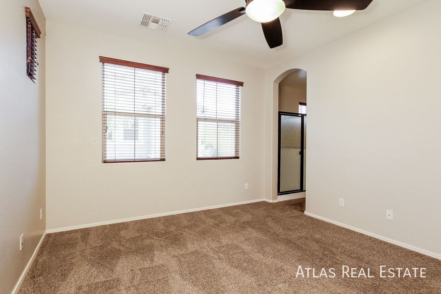 Building Photo - 2873 Claire Dr