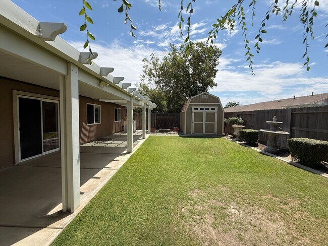 Building Photo - Incredible Rental In the SW! 3bd +2ba with RV parking $2,600 Rent