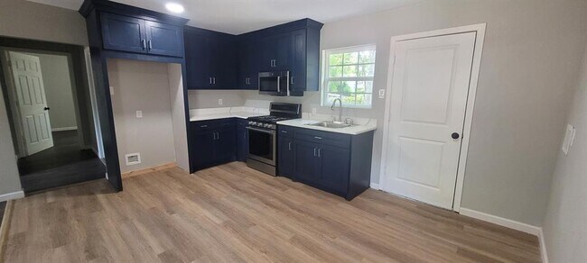 Building Photo - 54 De Boll St