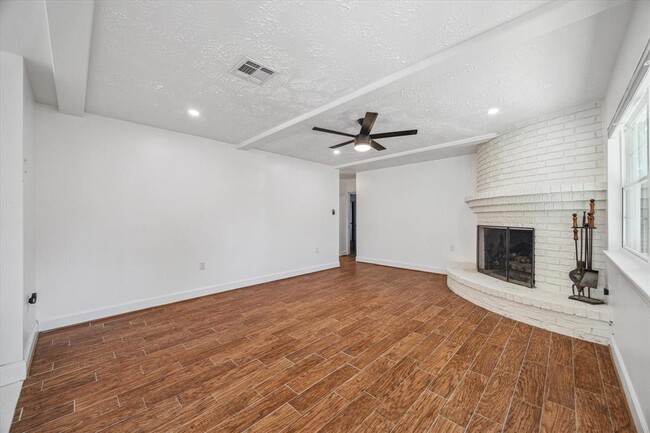 Building Photo - 5731 S Braeswood Blvd