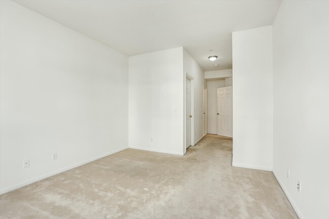 Building Photo - 3187 Camden Dr