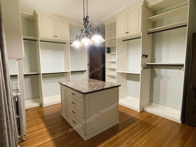 Building Photo - 1458 Cherokee Rd