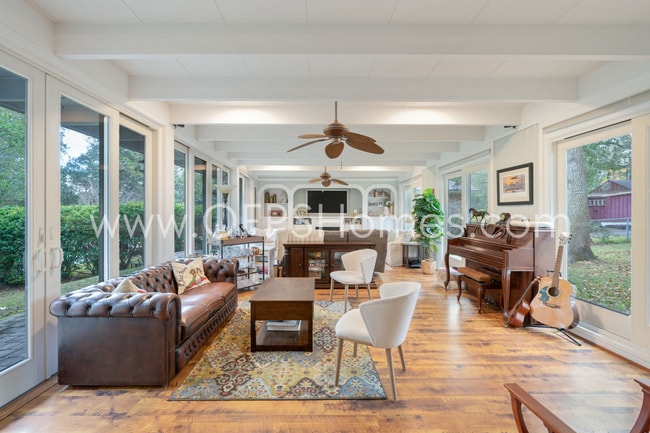 Building Photo - Bayou-Front Home w/ Dock