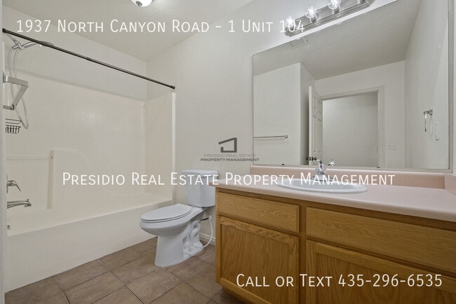 Building Photo - 1937 N Canyon Rd