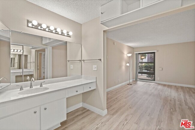 Building Photo - 7740 Redlands St