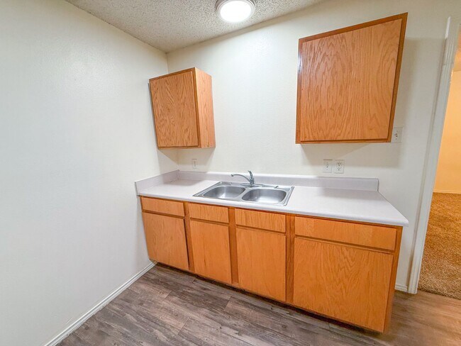 Building Photo - Cozy 1 Bedroom Apartment in Lubbock!