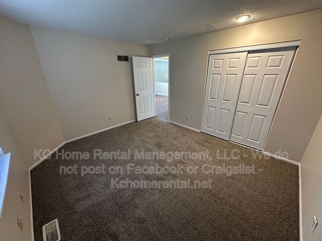 Building Photo - 3910 SW 8th Ter