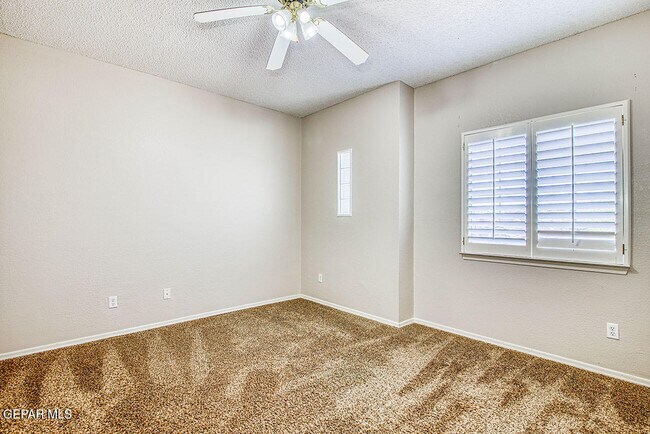 Building Photo - 6076 Los Siglos Dr