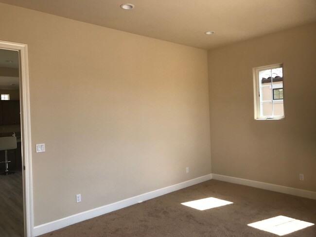 Building Photo - Spacious Home - Newer Build TOSCANO Neighb...