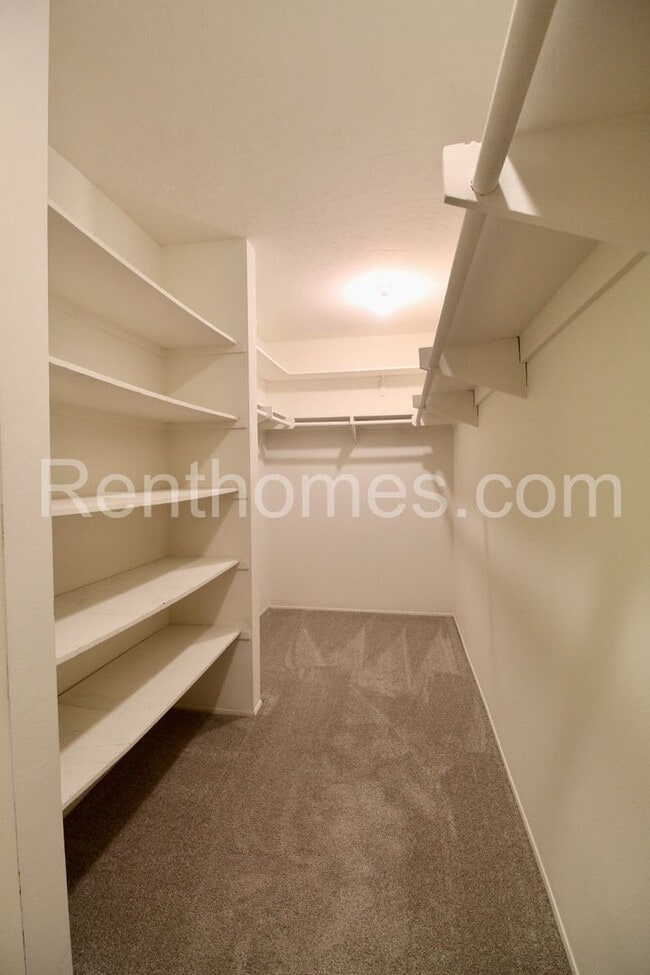 Building Photo - 2522 Clairemont Dr