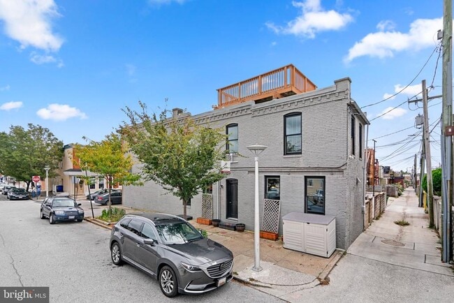 Building Photo - 300 S Robinson St