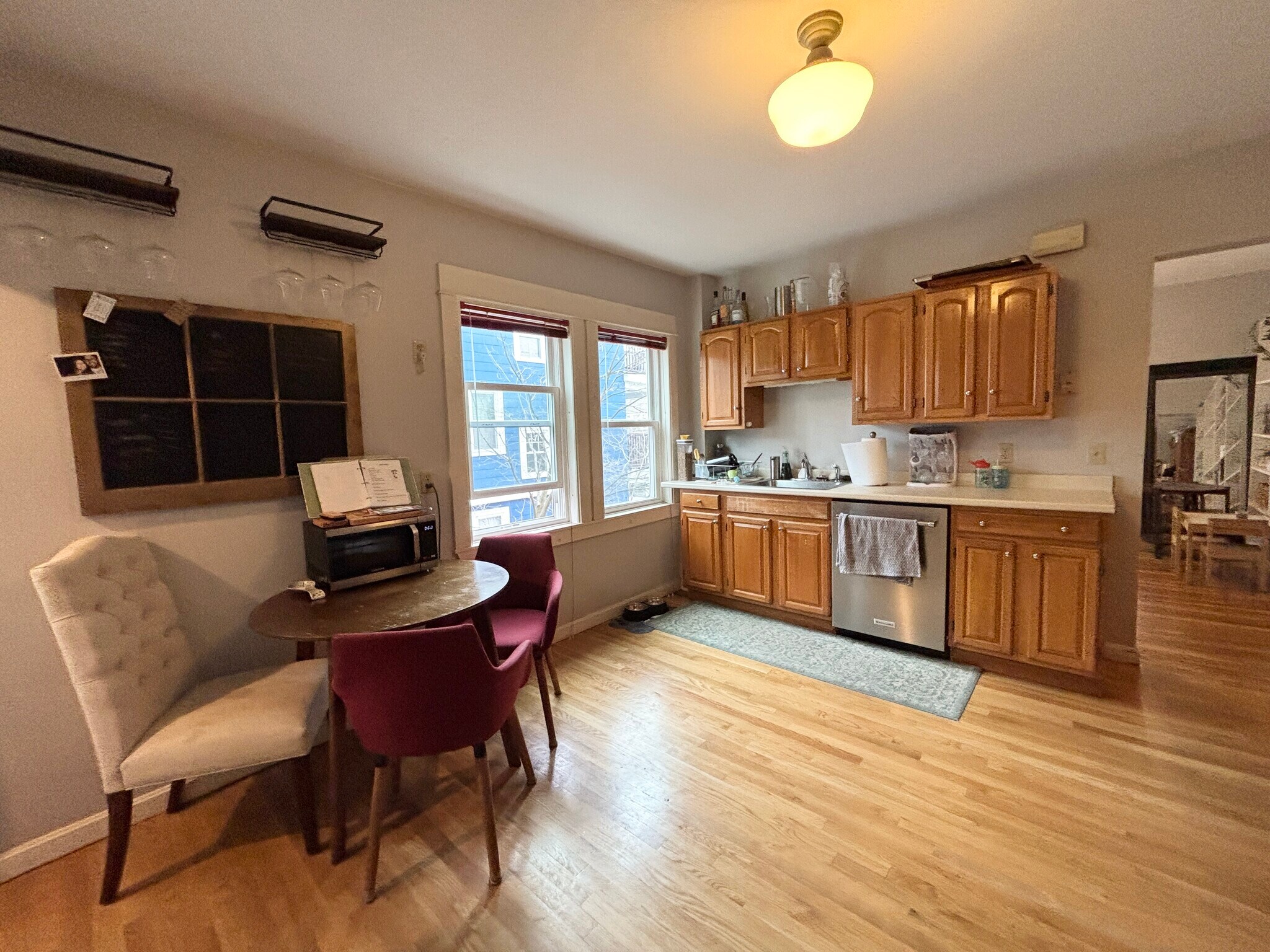 Building Photo - 94-96-96 Rossmore Rd