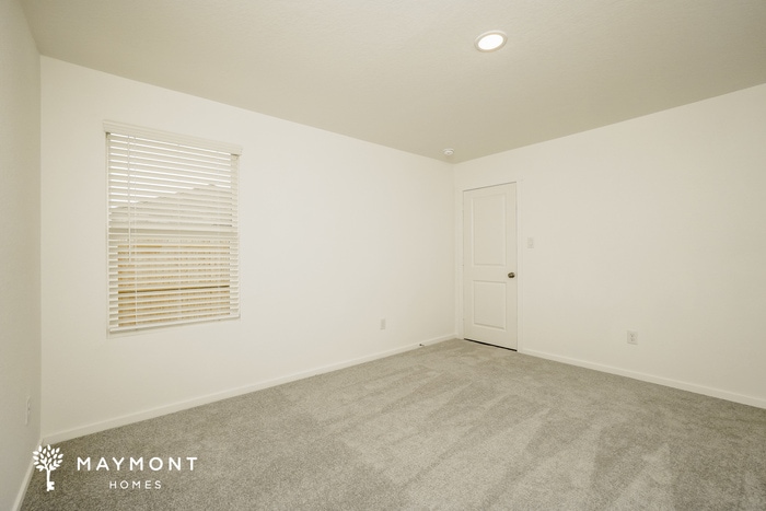 Building Photo - 2420 Shady Grv