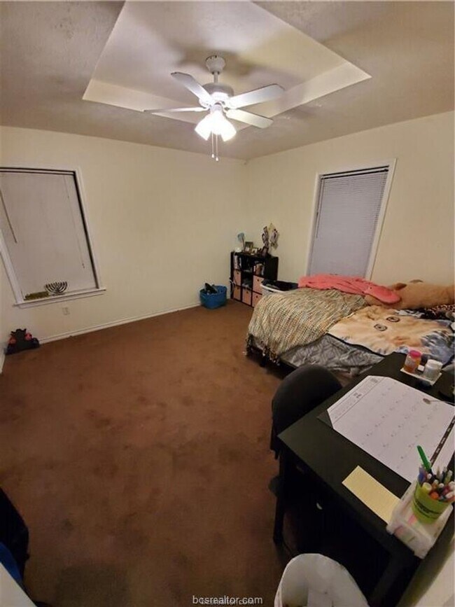 Building Photo - College Station - 3 bedroom /3 bath HOUSE Near TAMU!