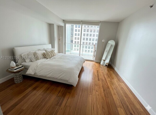 Building Photo - 500 Brickell Ave