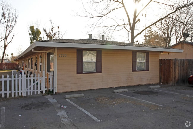 Primary Photo - 2720 Forrest St