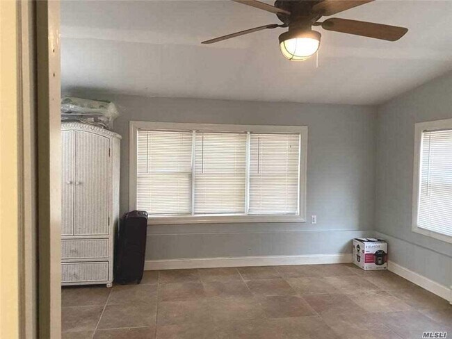 Building Photo - 1 Gilford Ct