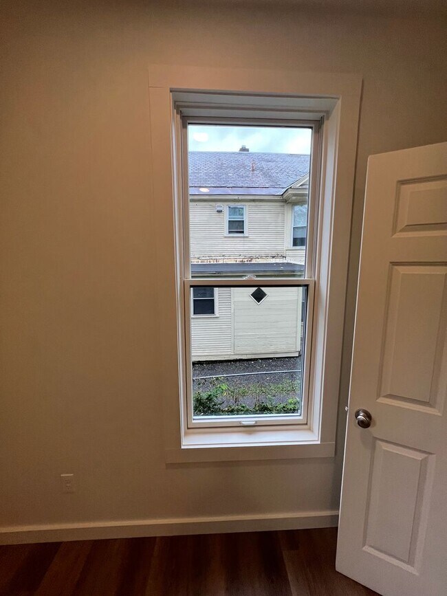 Building Photo - 73 Buell St