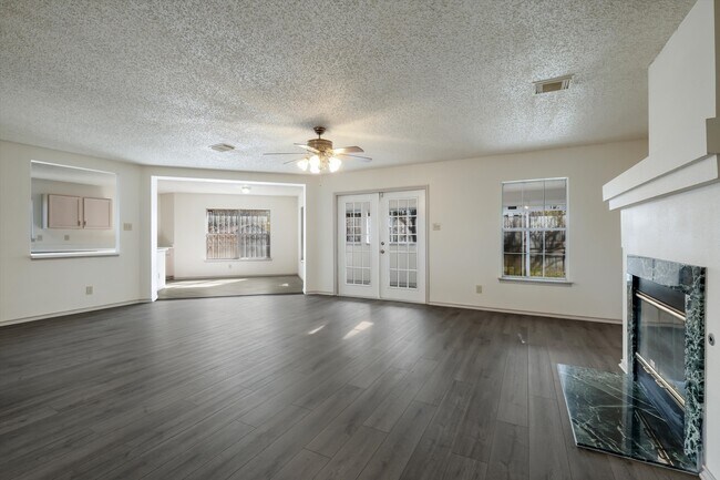 Building Photo - 7492 Timbercreek Dr