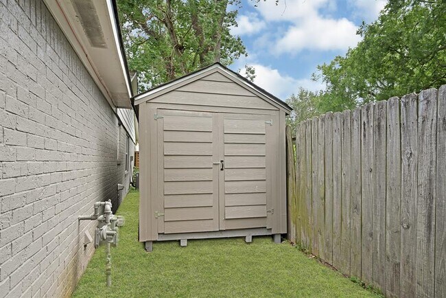 Building Photo - 9214 McAfee Dr