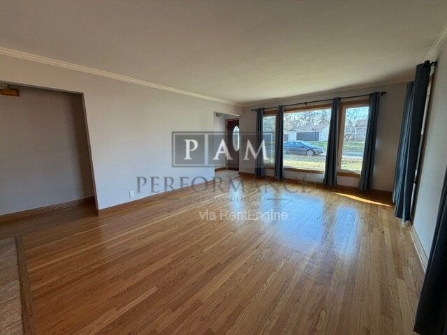 Building Photo - 9229 27th Ave