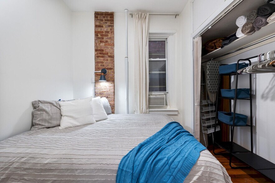 Building Photo - 7 E 91st St