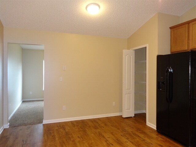 Building Photo - 6685 Southern Oaks Dr