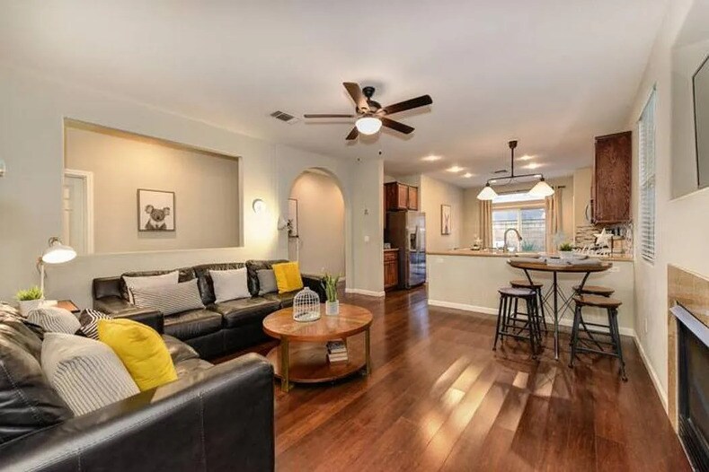 Building Photo - 205 Dragonfly Cir