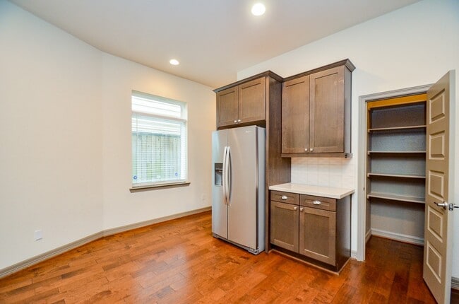 Building Photo - 5943 Kansas St