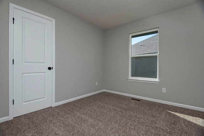 Building Photo - 861 S Parkside Cir